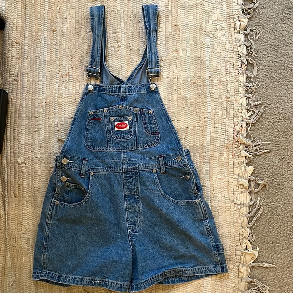 Overall shorts